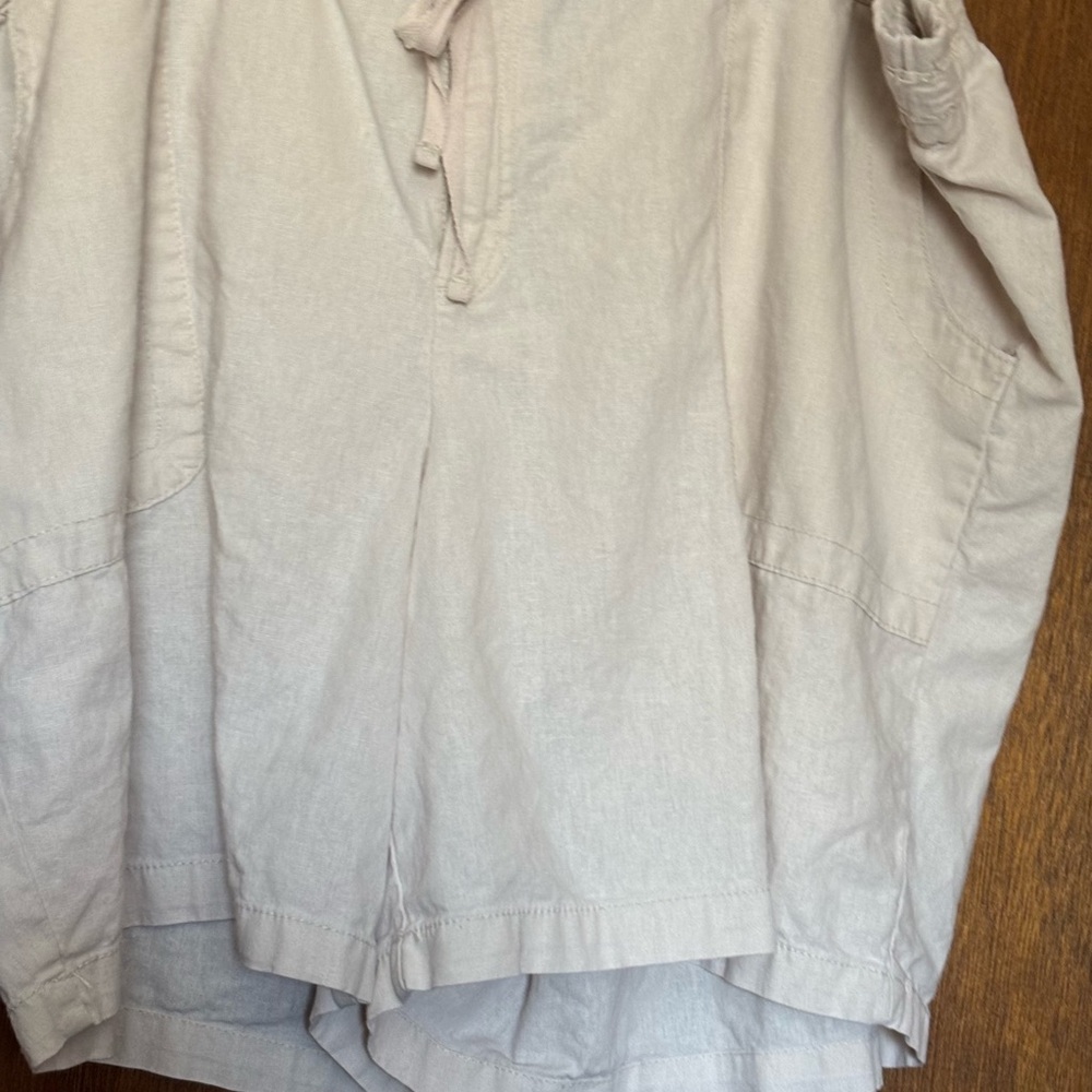 Plus Size Light Cream Casual Shorts
